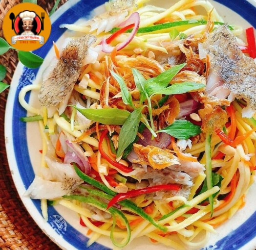 Gỏi xoài khô cá sặc