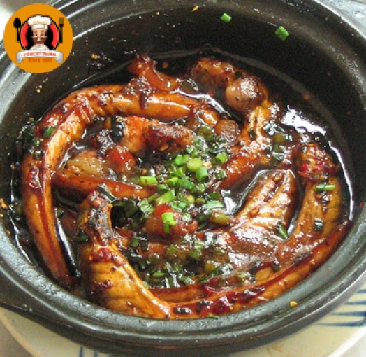 Cá bóng dừa kho tộ